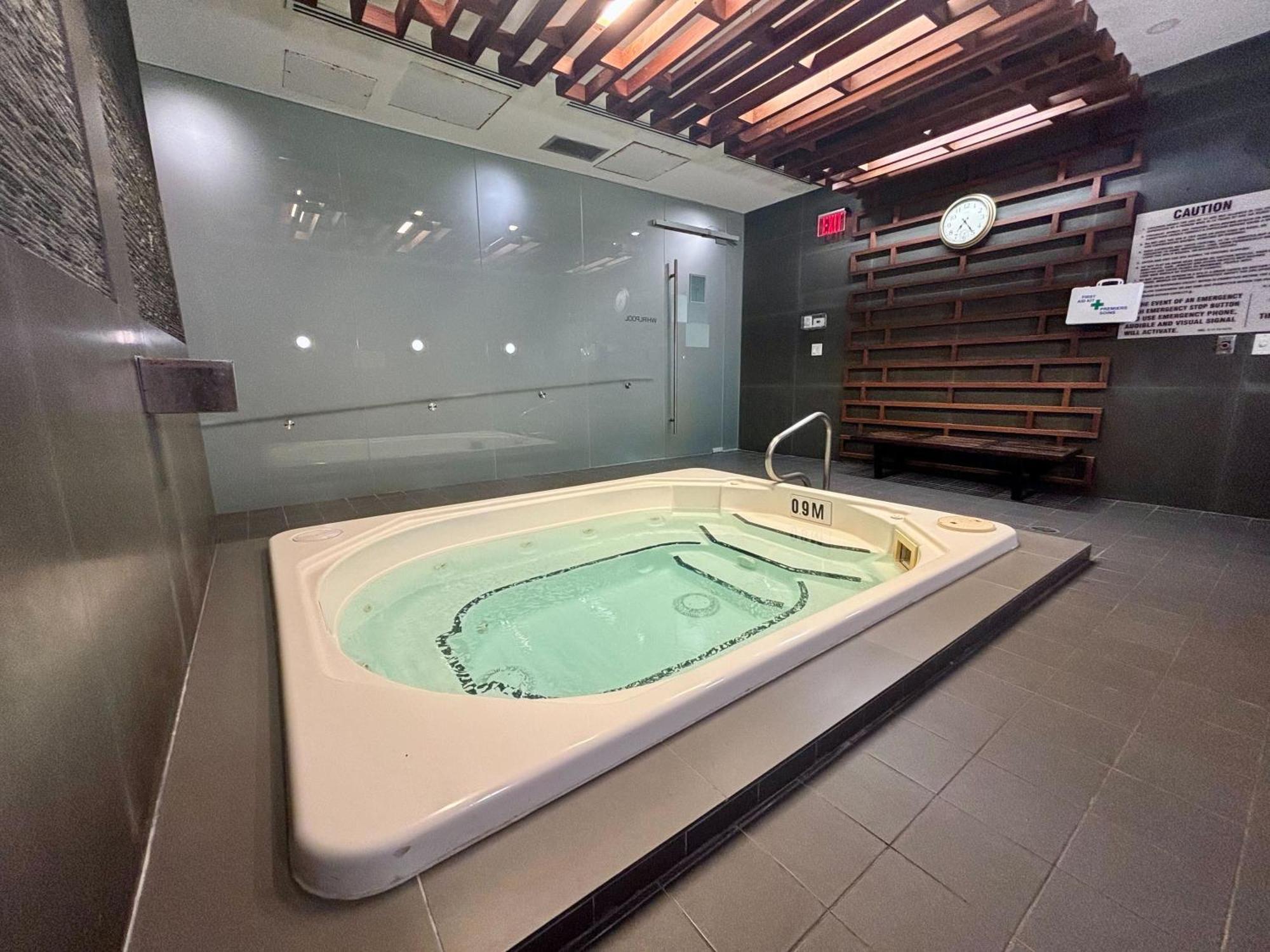 Stylish Suite At 300 Front Street W 토론토 외부 사진